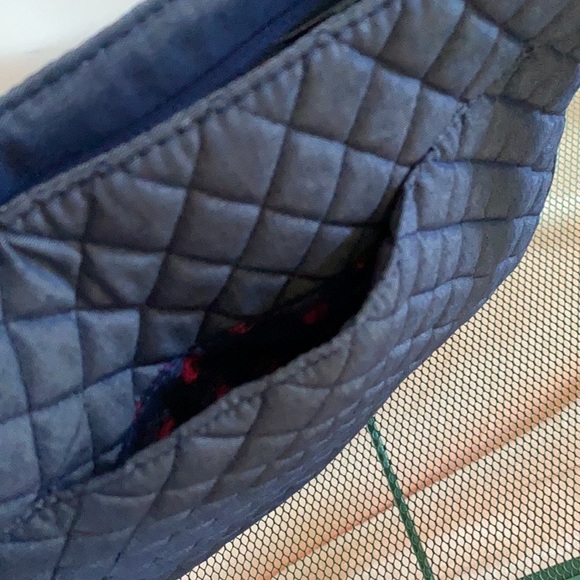 Vera Bradley !Large! Trio Zip Hipster ✨ Quilted Moonlight Navy Denim + Roses - Picture 5 of 8